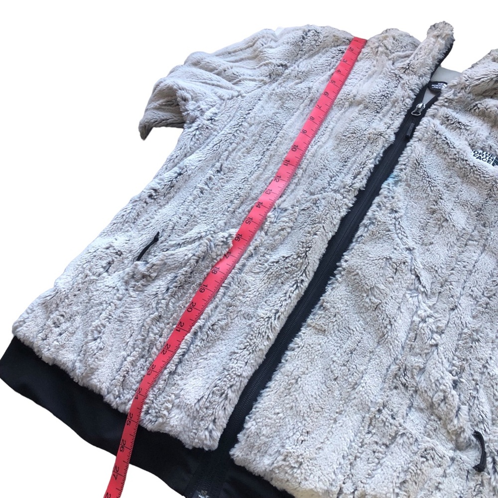 The North Face size  faux fur jacket/ grayish silver color~women’s sz L - Picture 3 of 11